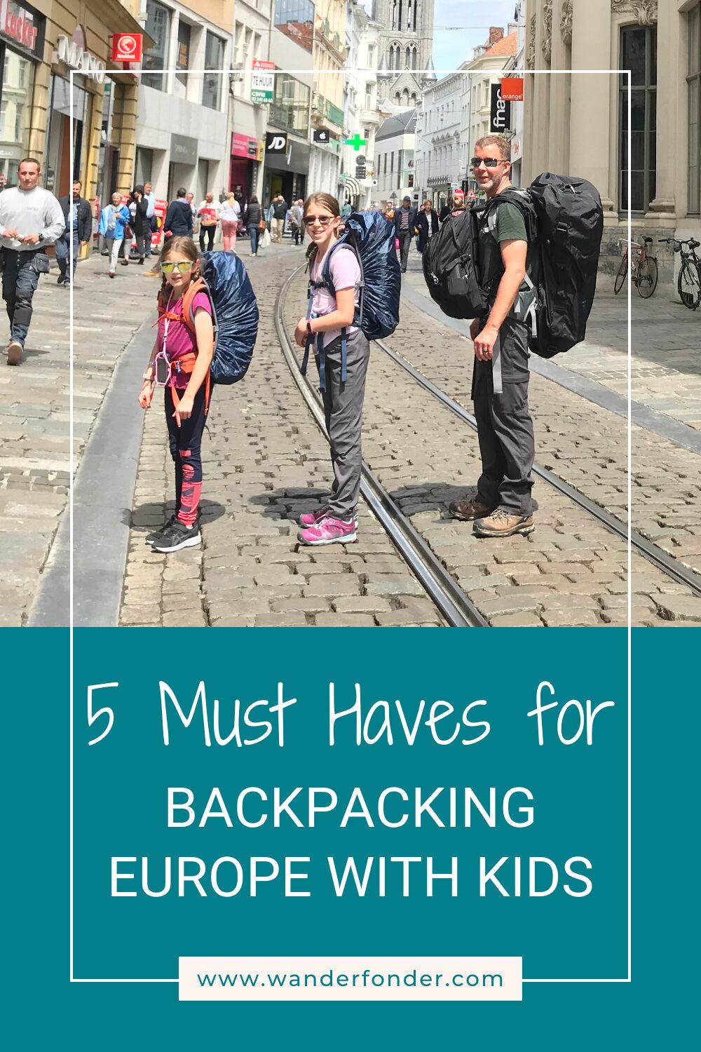 5 must haves for backpacking Europe